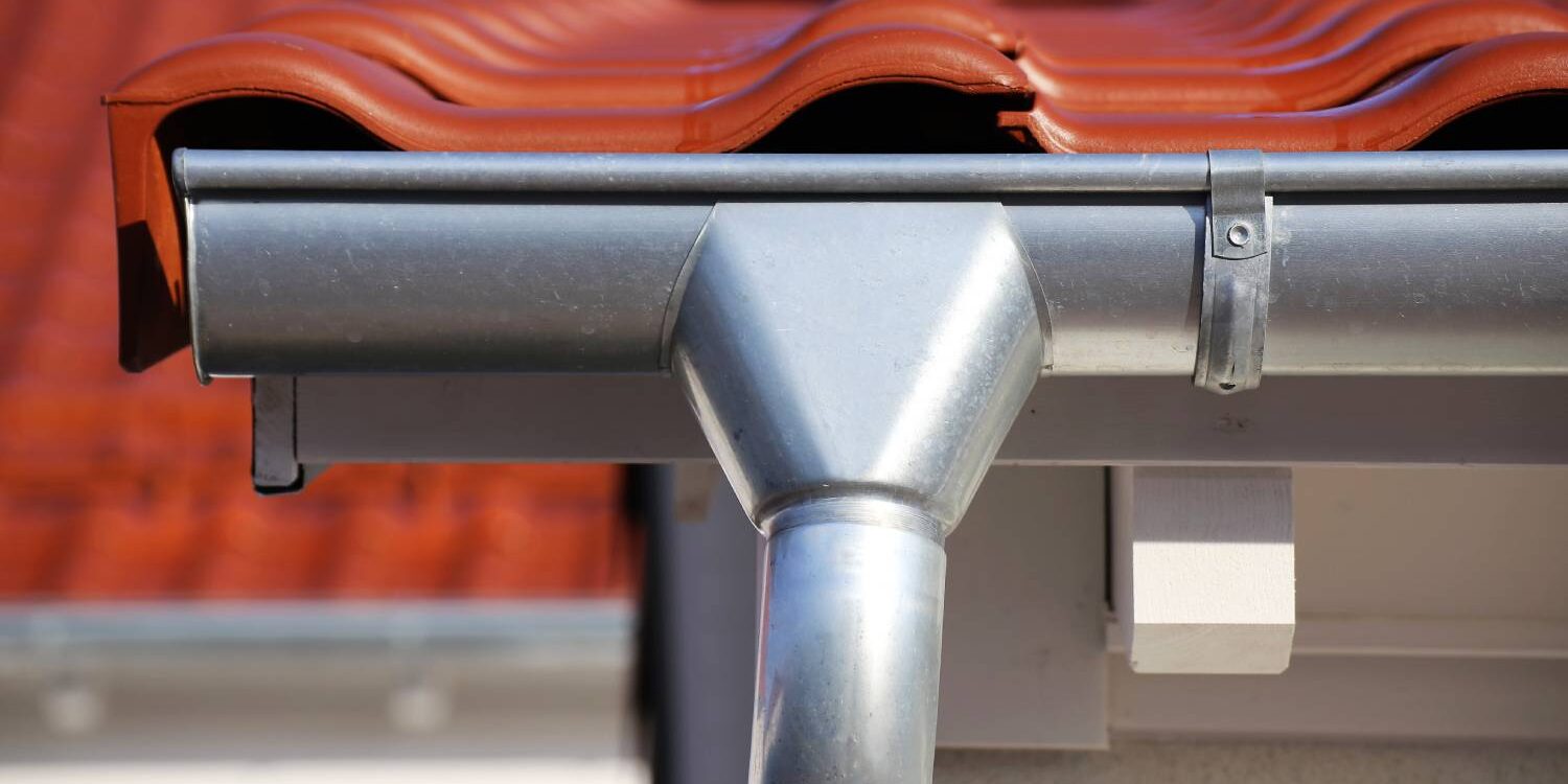 Comment installer des gouttières ? Belfort