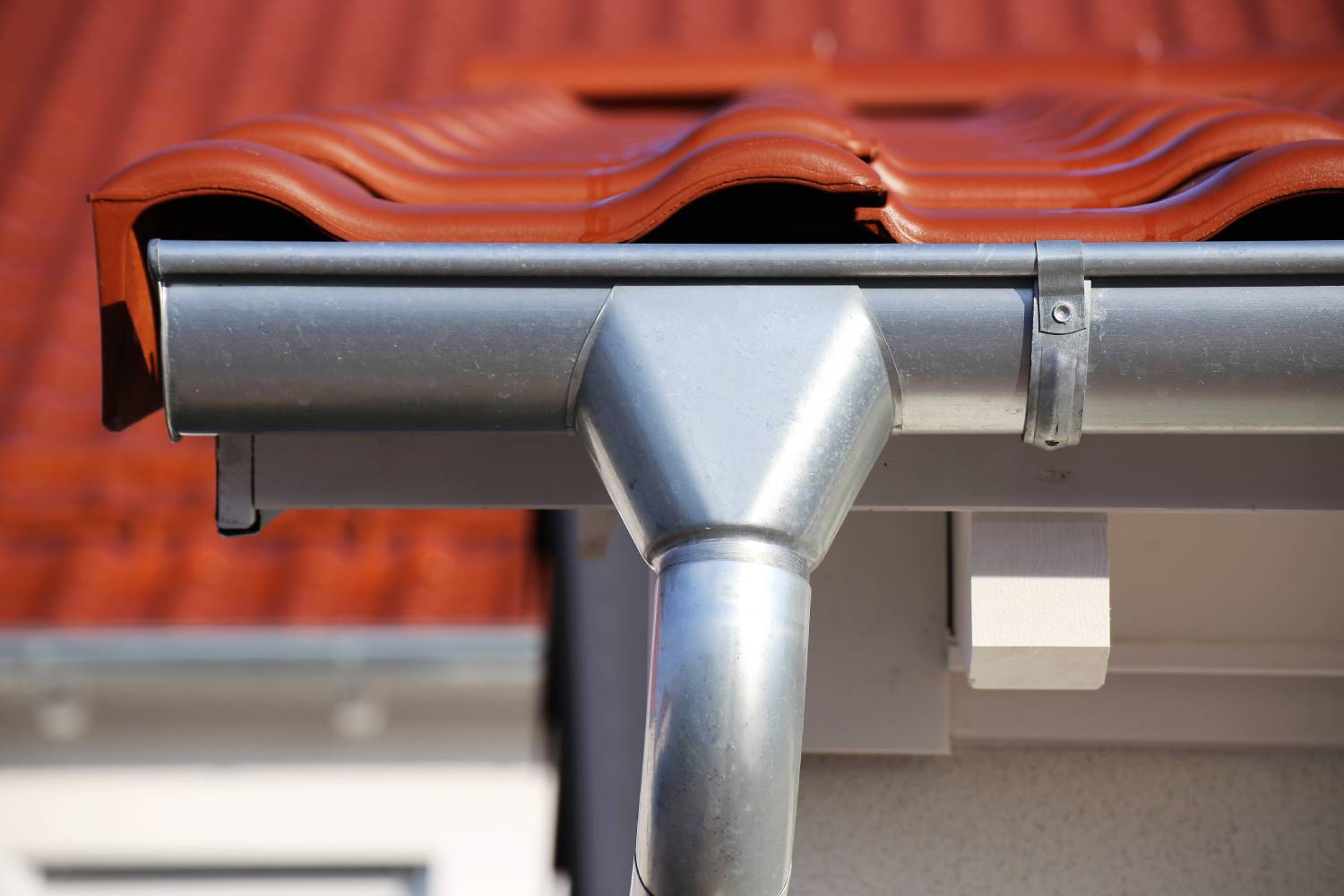 Comment installer des gouttières ? Belfort